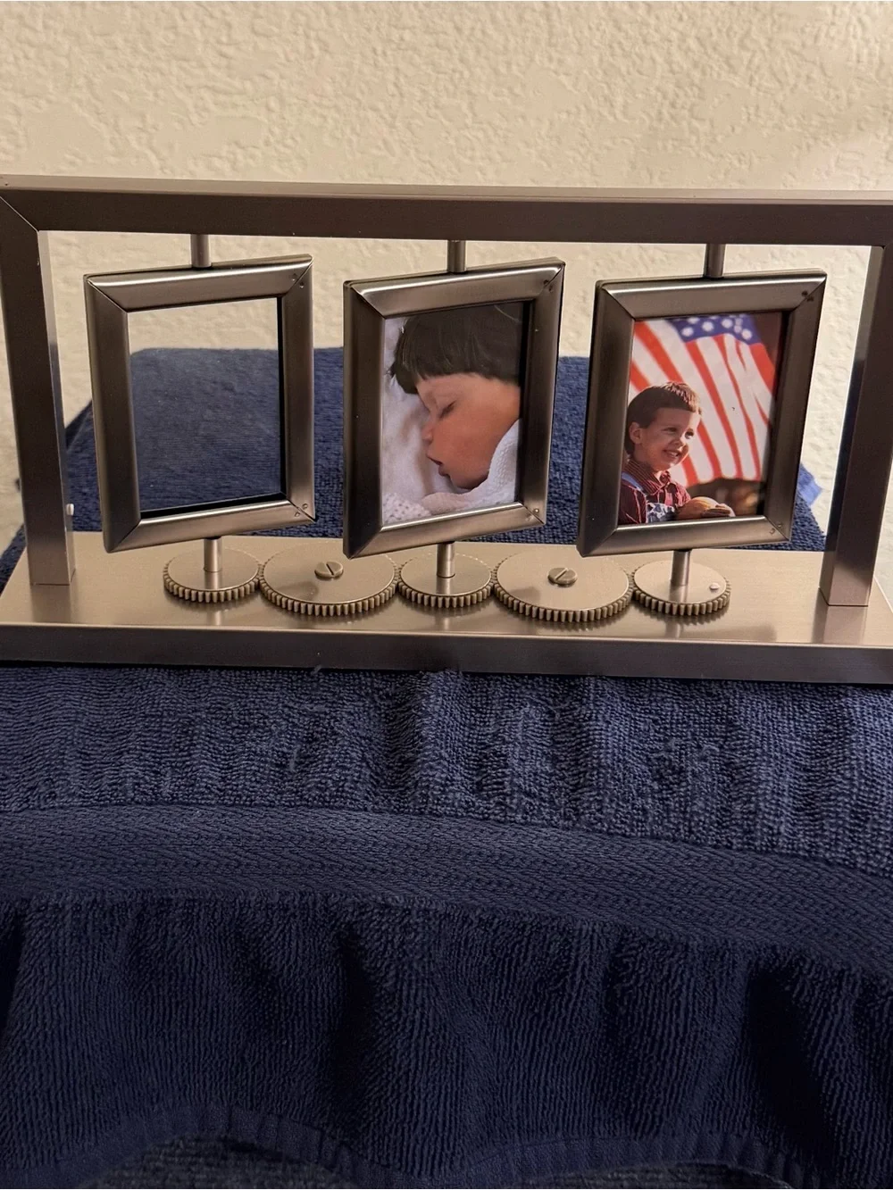 Vintage Triple Gear Photo Frame Turn One Turn All 6 Photos Original Box